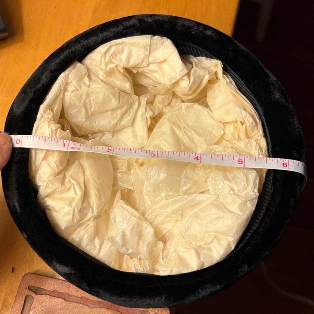 Black Velvet Union Made Pill Box Hat EXCELLENT CONDITION!!!! Still has Combs! - Picture 9 of 9